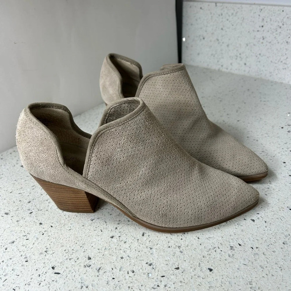 Seychelles Taupe Suede Stacked Heeled Pointed Toe Boot - Picture 2 of 12